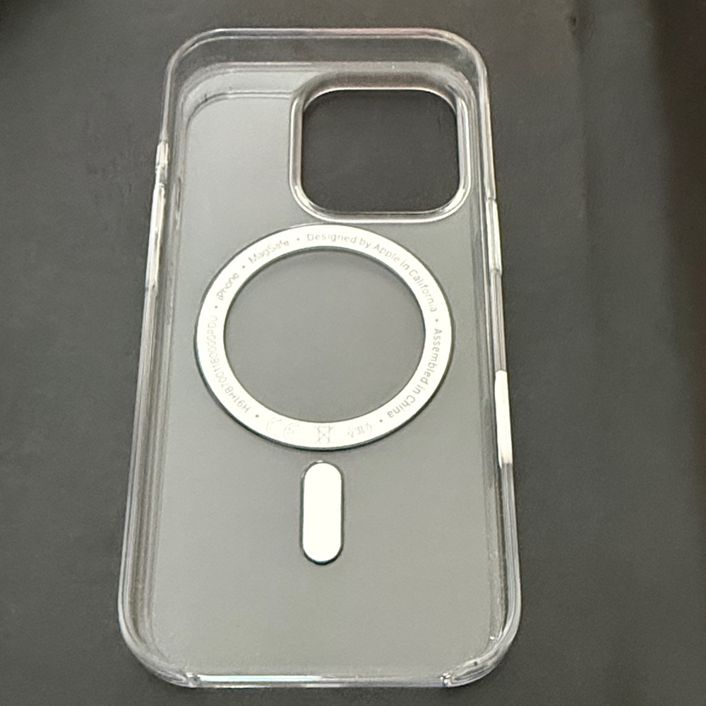Apple Clear MagSafe iPhone Case